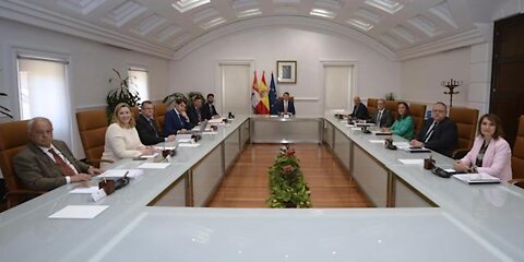 PP y Vox se estrenan en Castilla y León con un plan anticrisis de 470 millones