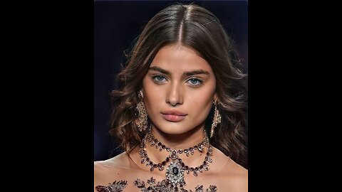 Taylor Hill Fashion | Taylor Hill Style model