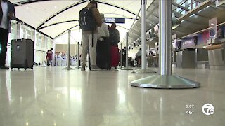 Thanksgiving travel rush: Passengers reuniting with loved ones