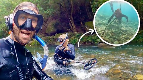 Treasure Diving in the River with waterproof Metal Detector