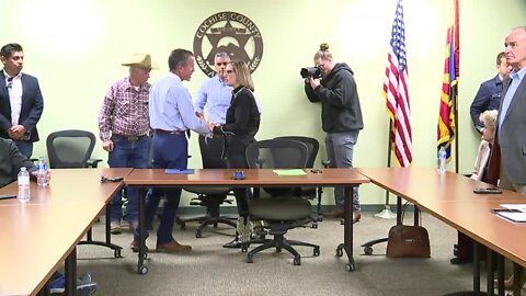 Congressional delegation touring Arizona-Sonora border near Douglas