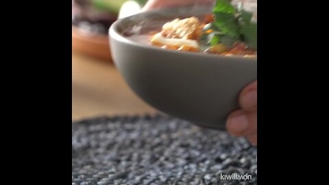 Tlalpeño Broth with Chicharrón