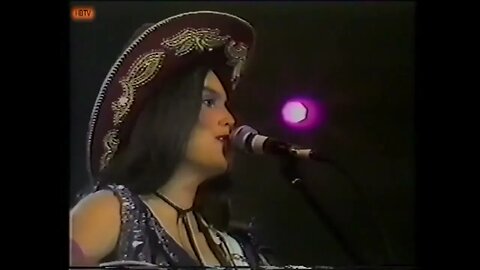 Emmylou Harris - Two More Bottles of Wine - 1980