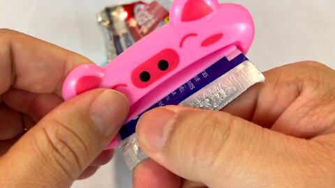 Cute cartoon pig toothpaste squeezer squeezing device by Drhob review