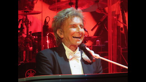 Barry Manilow - Rudolph the Red-Nosed Reindeer - Denver, CO 14DEC2021