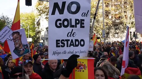 🇪🇸 DENAES contra Pedro Sánchez en el Día de la Constitución desde Calle Ferraz, Madrid (6 dic 2023)