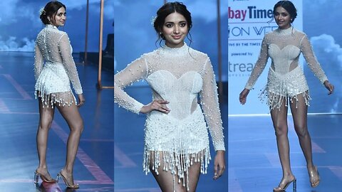 Jiya Shankar Ramp Walk at Bombay Times Fashion Week 2023 | BTFW 2023 💃