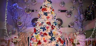 Let It Glow: White Christmas tree display in Las Vegas