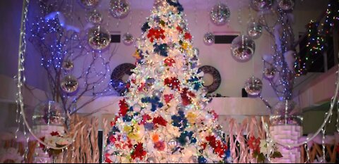 Let It Glow: White Christmas tree display in Las Vegas