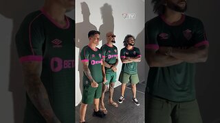 JOGADORES TIRAM A CARTOLA PRA NOVA TERCEIRA CAMISA DO FLUZÃO