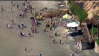 3 killed as cliff collapses on popular California beach