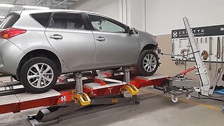 Toyota Auris on Celette Rhone Frame machine