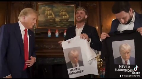 TRUMP❤️🇺🇸🥇🪽GIFTED FAMOUS🤍🇺🇸🏅🪽🎬MUGSHOT T-SHIRT ON SET💙🇺🇸🏅🏰⭐️