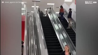Dévaler les escalators en luge? Facile!