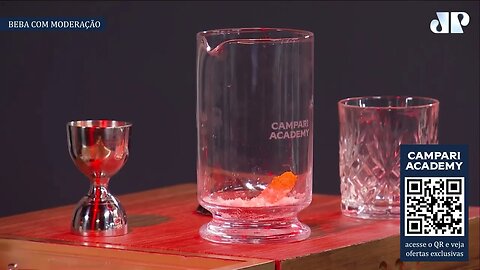 Aprenda a fazer um clássico Old Fashioned com a Campari Academy