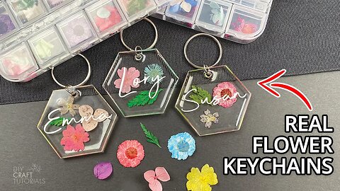 How To Make Epoxy Resin Keychains With Dried Flowers | Personalized with Vinyl!