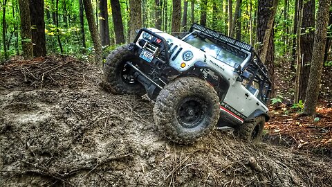 Three Axial SCX10s Rockin' The RC Trail