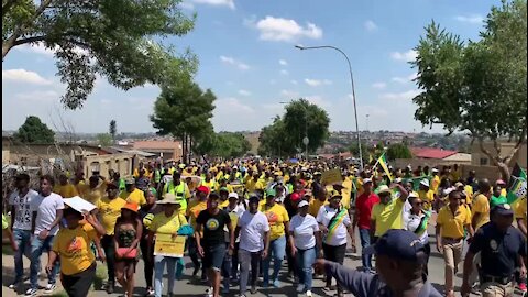 SOUTH AFRICA - Johannesburg - Soweto Eskom protest - Video (Ghz)
