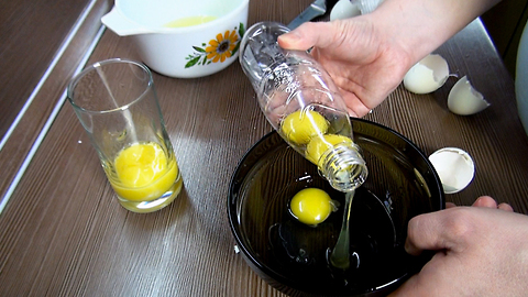 Top 5 ways to separate egg yolk