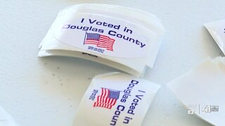 Advance voting begins in Kansas