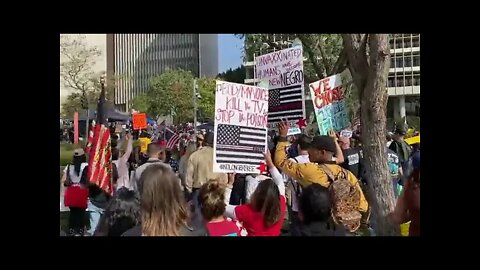 LOS ANGELES - Protesters Advocate For Freedom From Mandates By Newsom and Garcetti