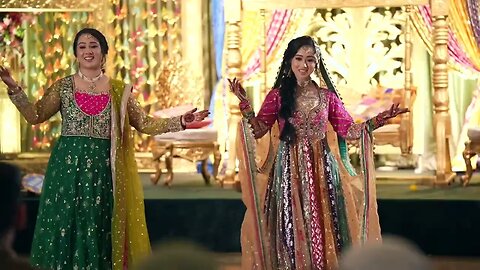 Bride and her sister Dance Performance on Mehndi