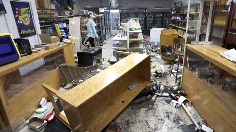 Chicago Shooting And Rumors Spark Overnight Looting Downtown