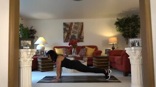 Fitness Friday – Working abs with planking