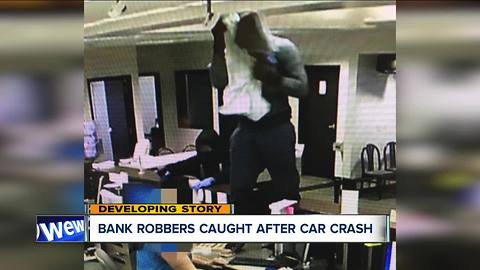 Bank robbery suspects crash vehicle on Cleveland's east side, 4 injured