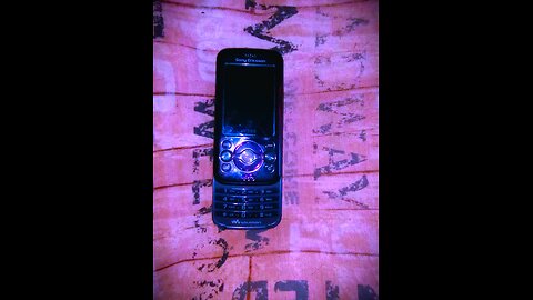 Κλασσικό πτυσσόμενο κινητό SONY ERICSSON W395 WALKMAN (μαύρο και μωβ)