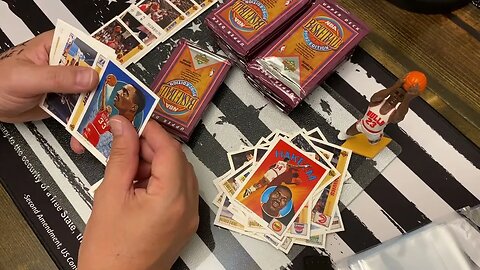 1991-92 Upper Deck basketball box break. Check out those holos!