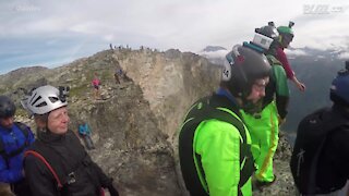 69 Base Jumpers battono il record del mondo in Norvegia!