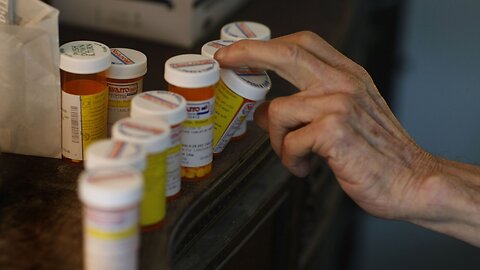 Senators Propose Bipartisan Bill To Lower Prescription Drug Prices