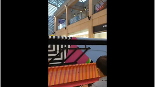 Kid teaches himself how to play piano, delivers epic performance at mall
