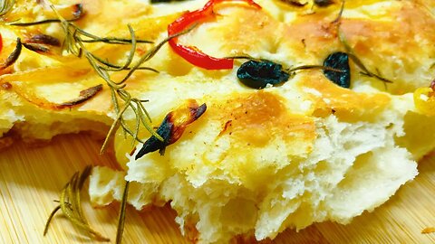 Amazing FOCACCIA BREAD. Italian bread that you want to cook every day.