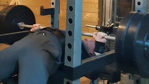 BENCHES HIGH! 🤟🏻 EASY, SPEEDY 100 Kgs PAUSED BENCH PRESS HEAVY SINGLE