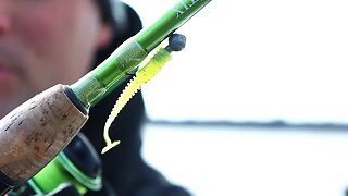 Crappie can't Resist this Lure Pattern (Early Winter Crappie Fishing)