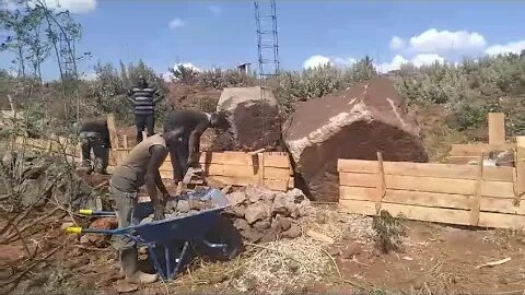 Building the Naughty Wall: Week 4 #NaughtyKenyanConstruction 🇰🇪