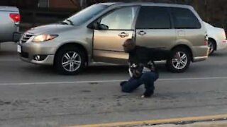 Driver exits vehicle to meditate during traffic stop
