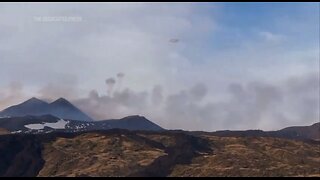 Italy's Mount Etna has amazed onlookers by emitting remarkable "smoke rings" into the sky.