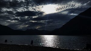 LIKE ANOTHER PLANET? Hauntingly Beautiful Shoreline Approach to Glowing Bumping Lake | 4K Washington