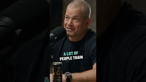 Jocko Willink Shares The Biggest Mistake To Make In A Street Fight
