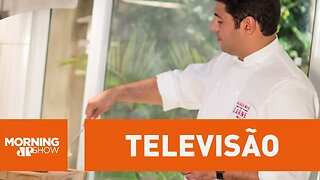 "Muita gente acha que televisão me tira da cozinha, mas me aproximou", revela o chef Felipe Bronze