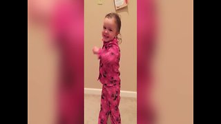 Adorable Girl Teaches Mom how to Boogie