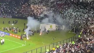 Confusão em São Januário após o apito final - Vasco 0x1 Goiás