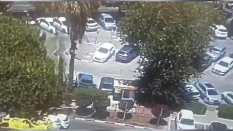 Massive Sinkhole Swallows Cars and Trees in Jerusalem