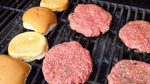 Quick, easy burgers & dogs on Dyna-Glo 5 Burner with SearPlus