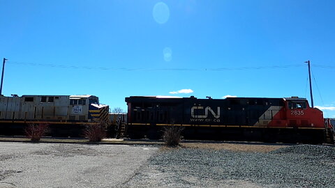 CN 2835 & CN 3924 Engines Manifest Train Strathroy Sub