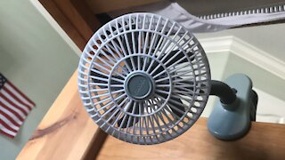 O2cool 4 inch clip on fan.