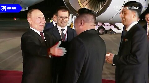 Kim Jong-un personally met Vladimir Putin at Pyongyang airport